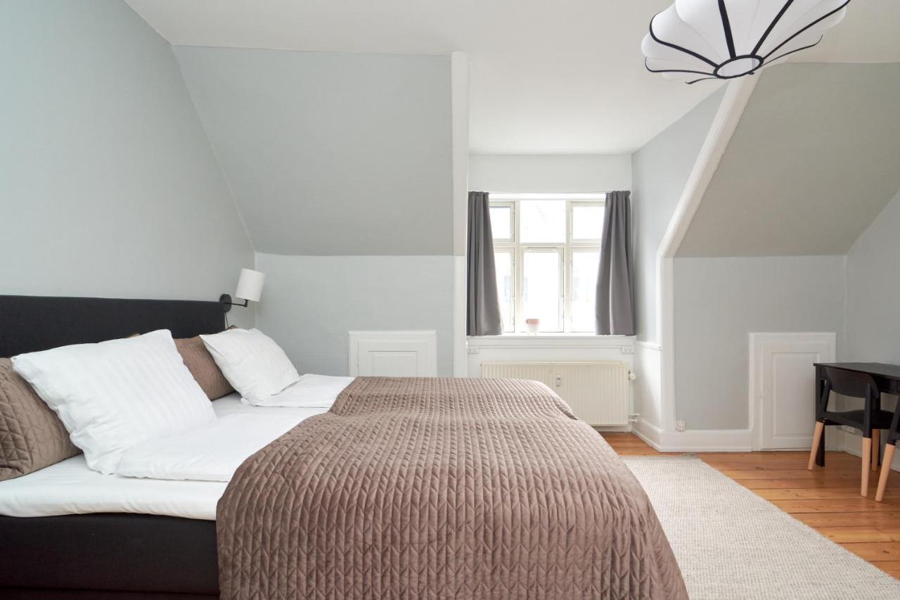 Stylish 5 Person In Vibrant Urban Area Copenhagen
